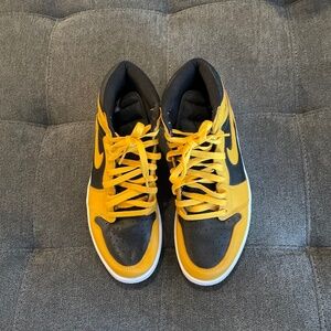 EUC Nike Air Jordan Yellow Black Sneakers Size 10